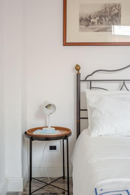 Bright & Modern 2 Min Metro 20Min Niguarda H Apartment Milan Bagian luar foto