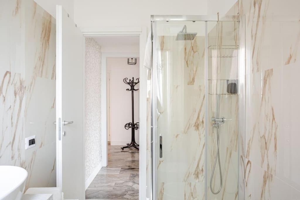 Bright & Modern 2 Min Metro 20Min Niguarda H Apartment Milan Bagian luar foto